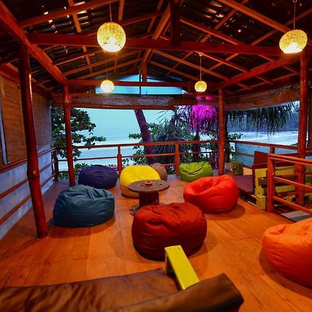 فندق كاليفي  Palm Leaf Surf Cafe المظهر الخارجي الصورة