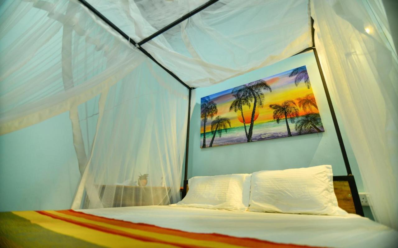 فندق كاليفي  Palm Leaf Surf Cafe المظهر الخارجي الصورة