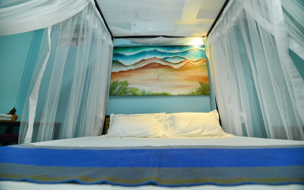 فندق كاليفي  Palm Leaf Surf Cafe المظهر الخارجي الصورة